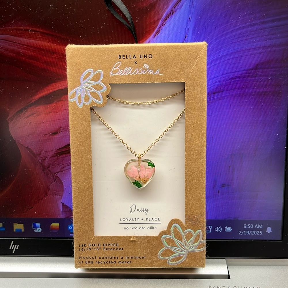 Bella Uno Bellíssima Daisy 🌼 14K Gold Dipped Necklace